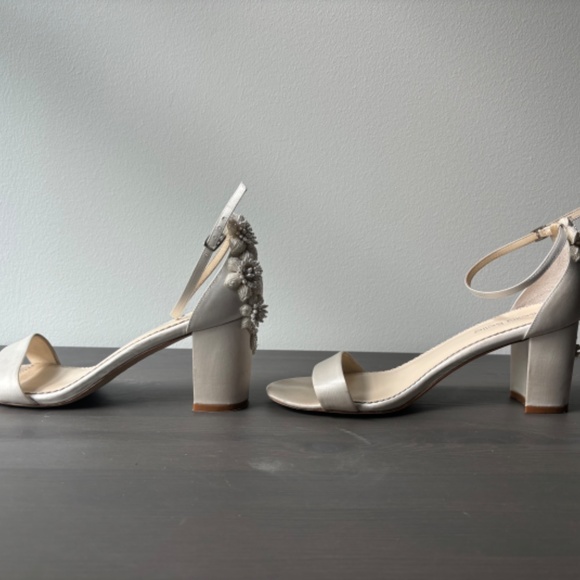 Bella Belle Fabiola Block Heels 10 - Picture 5 of 11